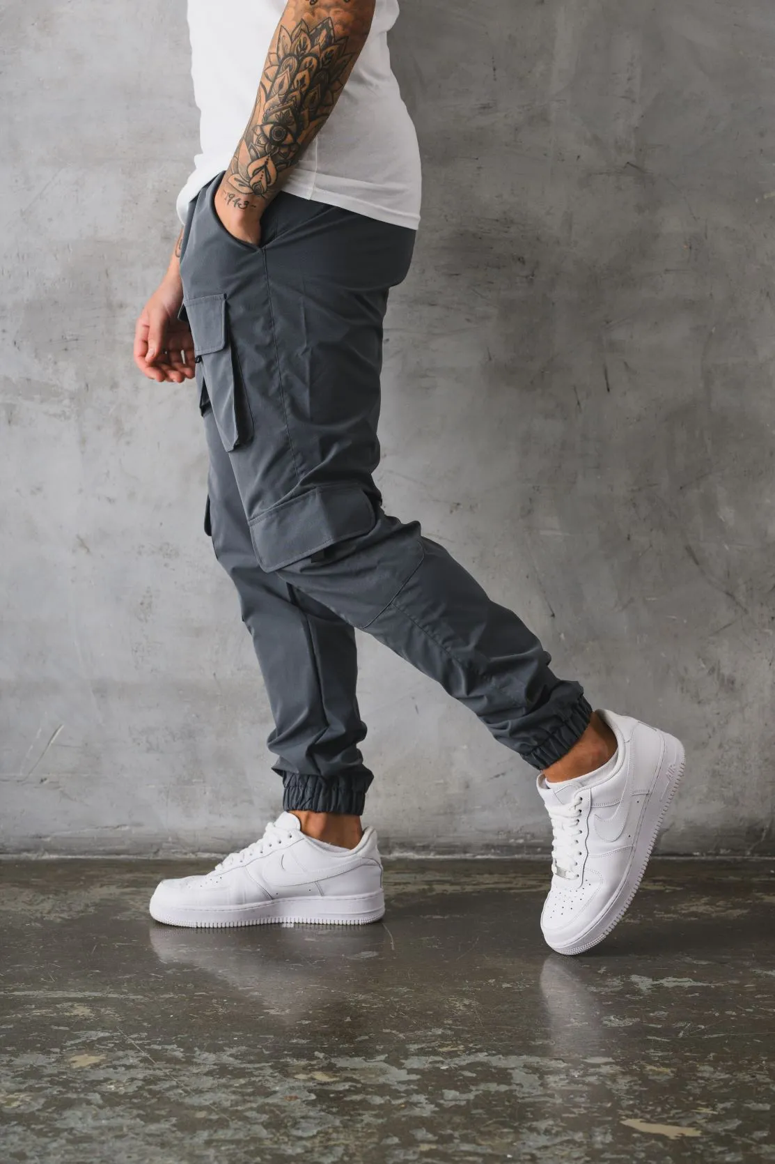 DIVISION CARGO PANTS - DARK GREY
