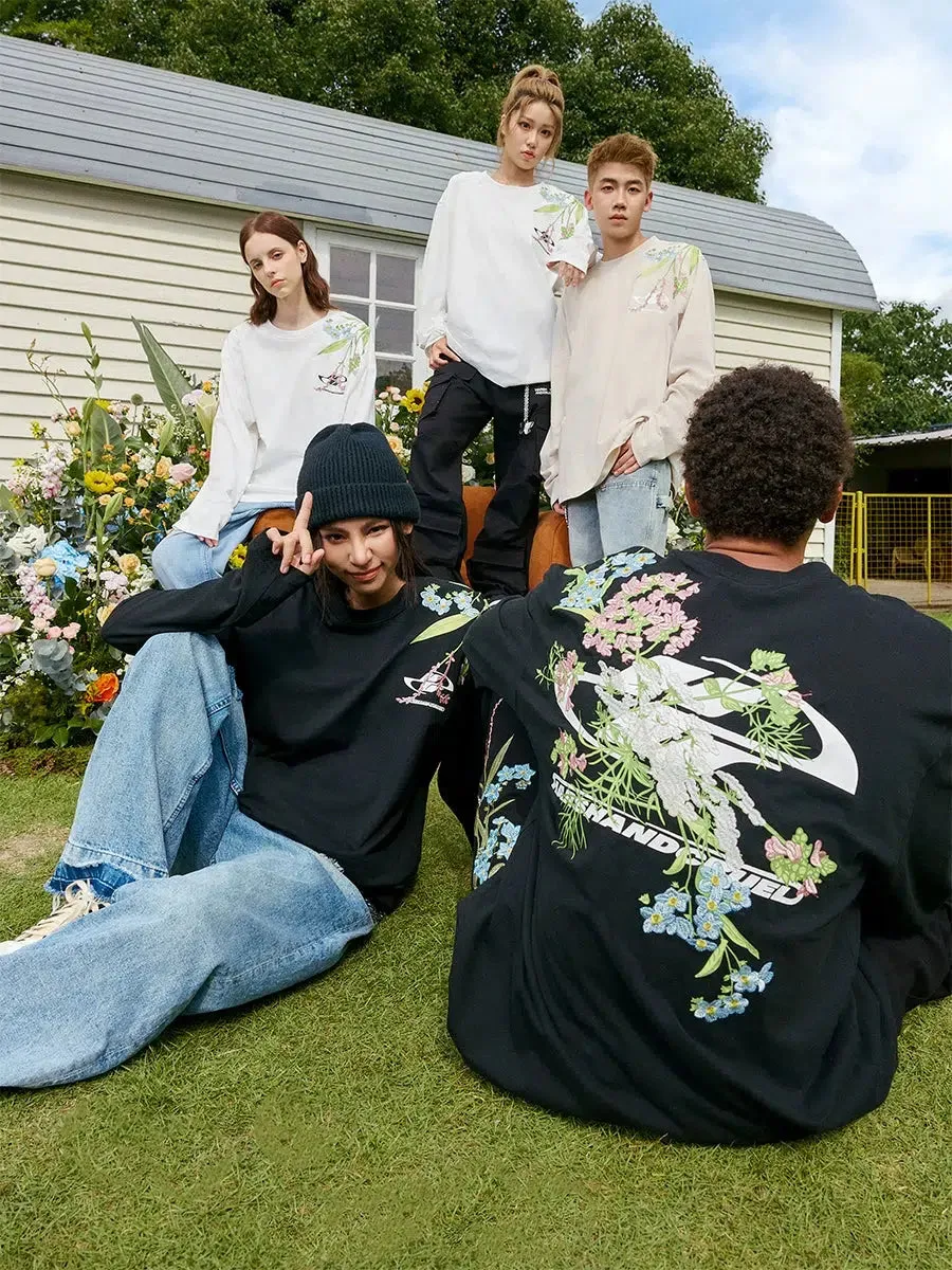 Floral Embroidery Long-sleeved Pullover