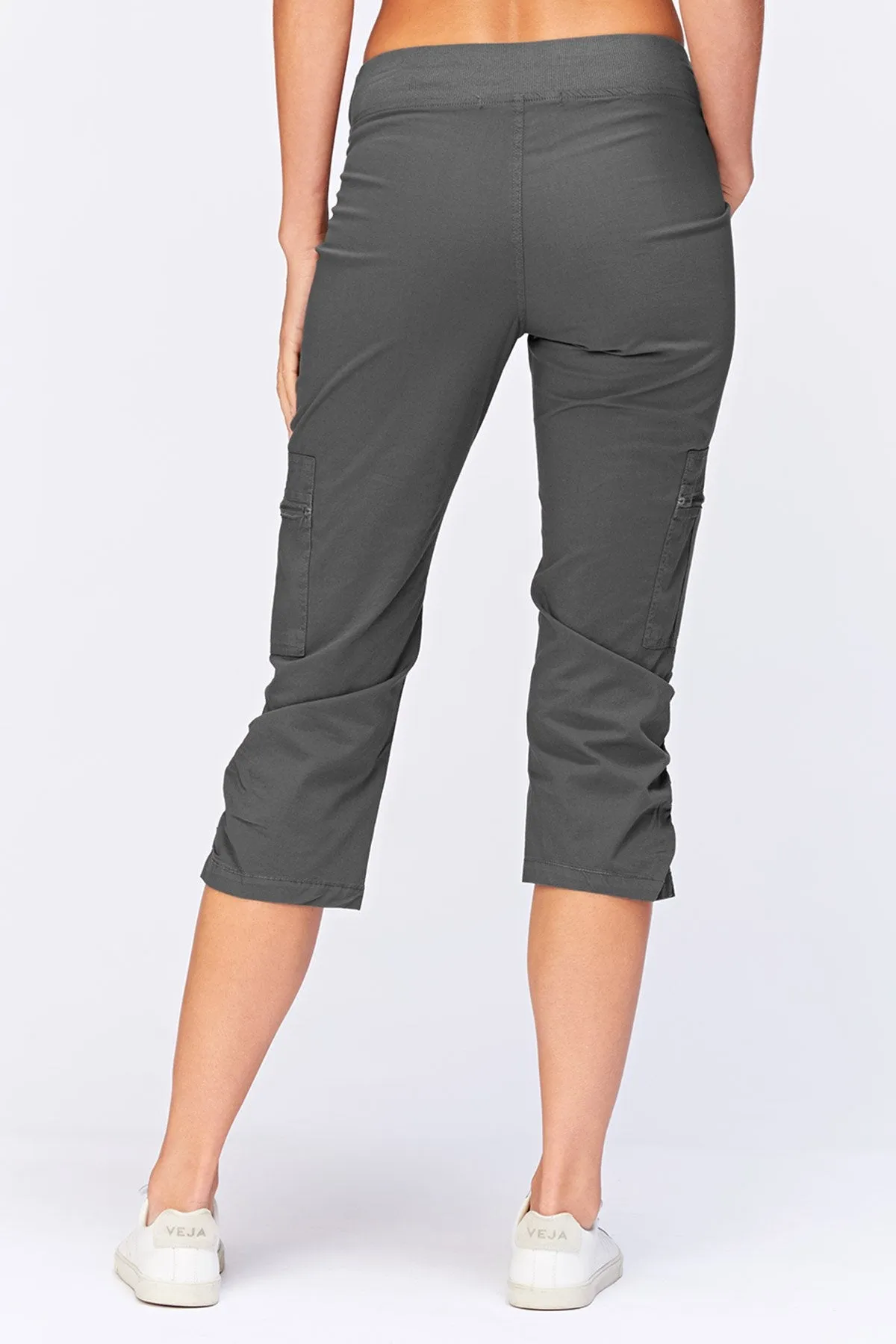 Nadia crop pants in charcoal