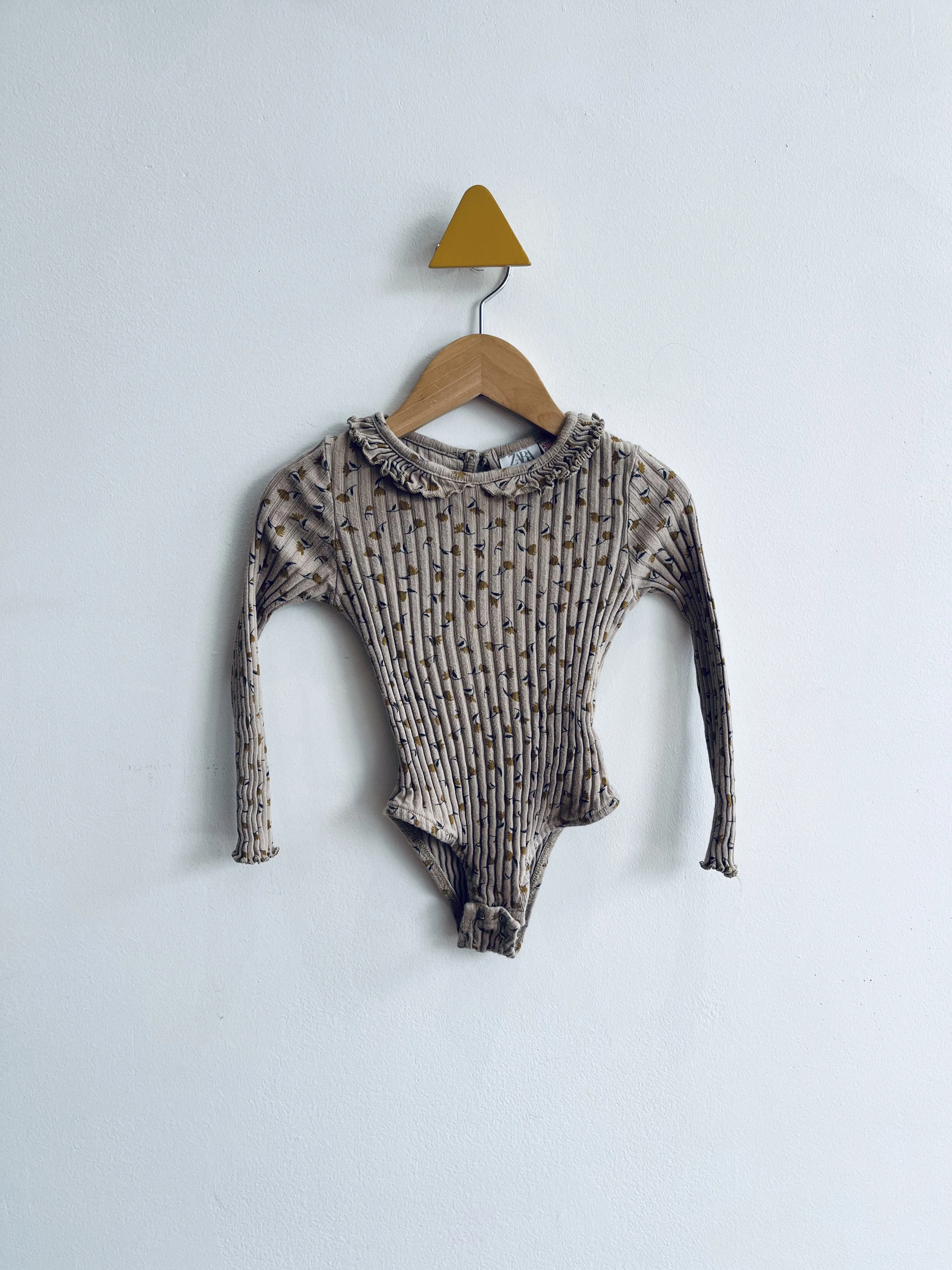 Ribbed Floral Bodysuit // 2-3Y