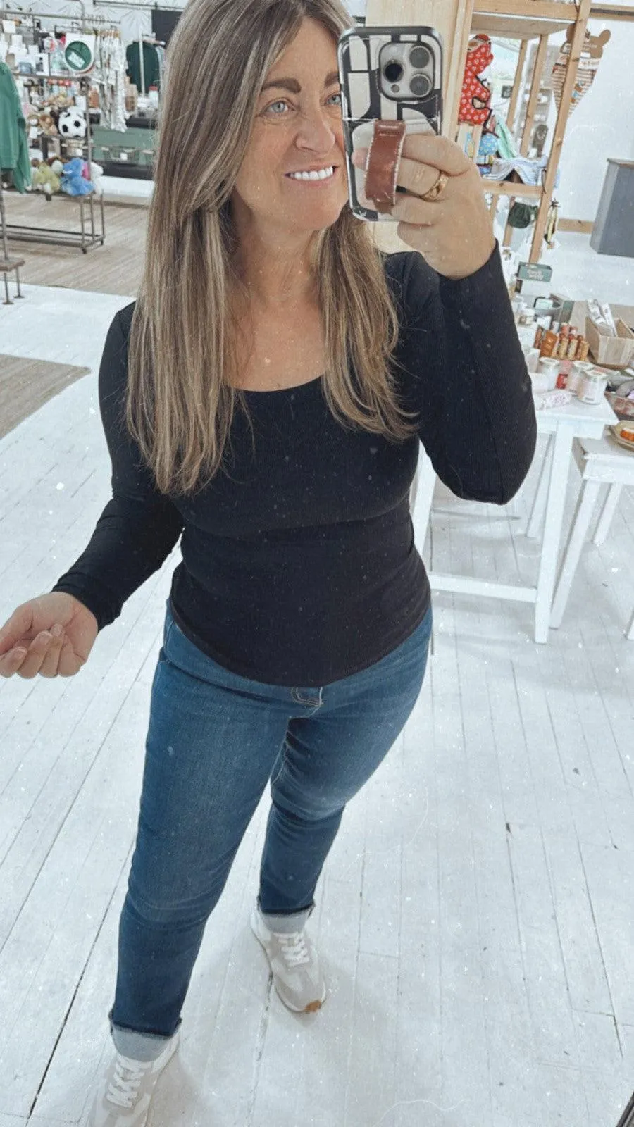 Scoop Neck Ribbed Tee in Black