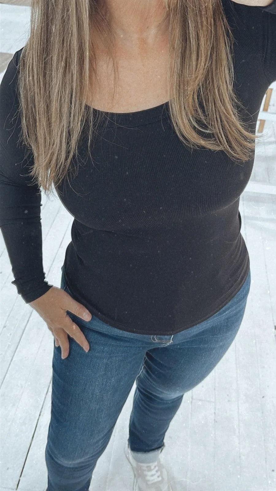 Scoop Neck Ribbed Tee in Black