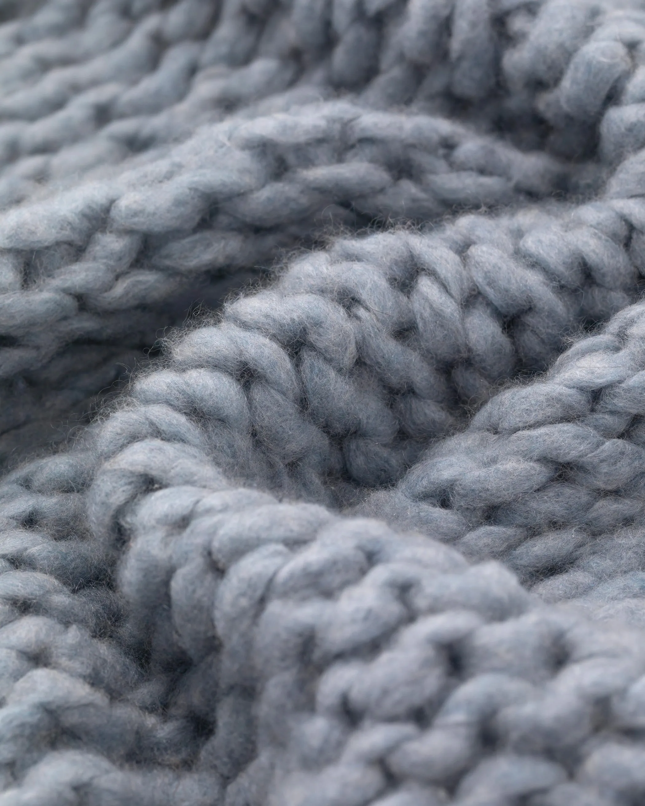 The Lumi Ribbed Beanie in Cashmere
