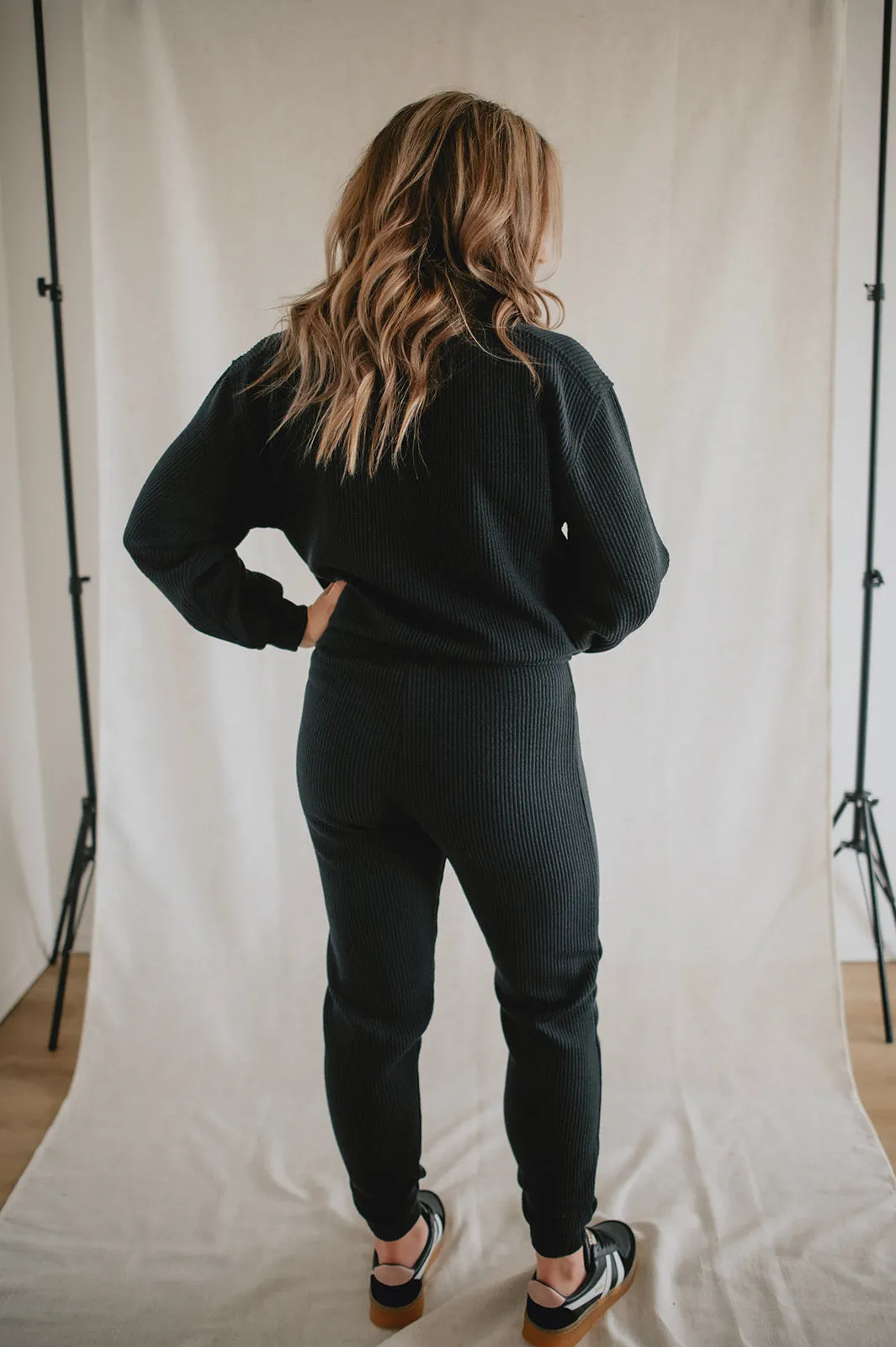 The Ribbed Pull On Jogger Pant by Saltwater Luxe - Black