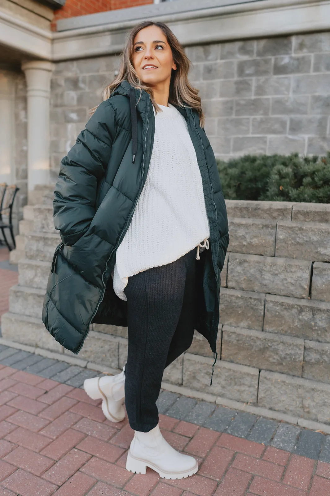 The Ribbed Pull On Jogger Pant by Saltwater Luxe - Black