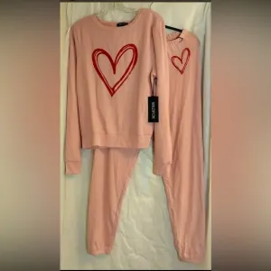 WILDFOX NWOT Ultra Soft Jogger Loungewear Sweatshirt and Pants Set Size Large